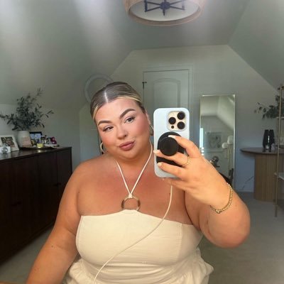 StellaC93749's profile picture. I’m woman of my words