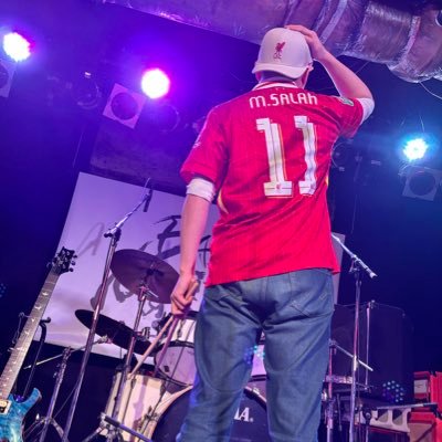 昭和の生き残り。#LiverpoolFC と地元の #ガンバ大阪 を中心にサッカーを愛してます。2024年1月末にAnfieldに行ってきました!#WWE 歴25年 好きな選手/フィルミーノ/ジェラード/ベッカム/ジダン/川口能活/松田直樹/宇佐美貴史/ 時々、LFCの観戦会を開いてます@YNWAfromOsaka