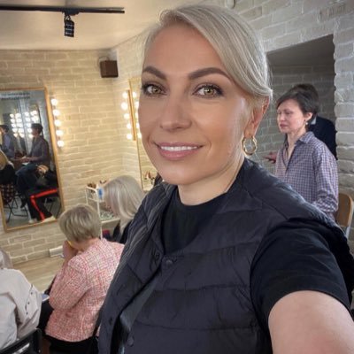 bigladyjulie's profile picture. Humility costs nothing but buys all