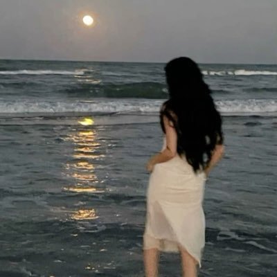 itsNouf_11's profile picture. Go away!