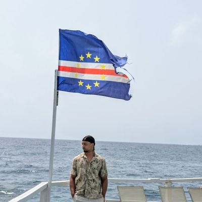 DeCarvalhoBn1's profile picture. Maybe nothing in this world happens by accident. As everything happens for à reason. Our destiny slowly takes form.
🇨🇻 🇵🇹