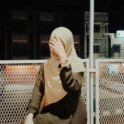 darahaisyah's profile picture. - Seonggok daging yang menyukai pantai -