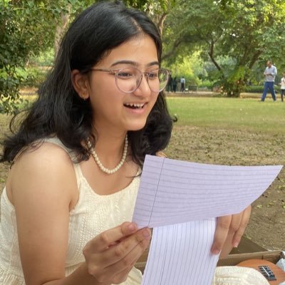 21 ~ 🦢lowkey poet , highkey observer , tweeting thoughts that don't fit in journals 🪐🪷 / DM for paid promotion