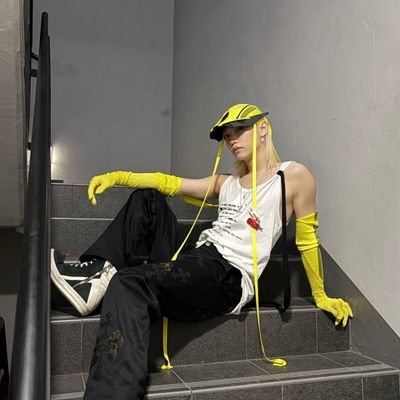 dwxxie's profile picture. 8 is fate |
@Stray_Kids's area | stay