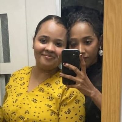 زولة ساي..أؤمن بأن كل لحظة تستحق أن أستثمرها لأكون سعيدة..لو فضل في العمر خطوة وسع الأحلام وأهرب منو ضيقك..ما بثق في كاكي من قمت ضد البوت
