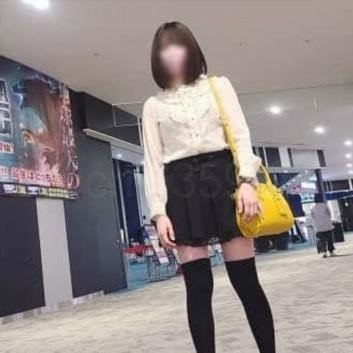 JD // 157cm // 欲望解放 // 食べ歩き好き // 色気ないです