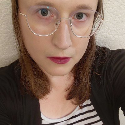 (🔞minors DNI)
Net famous.
She/They. Bi.
I ask about films, music, books.
BLM. no DMs.
https://t.co/Fj4yjH2ZVm