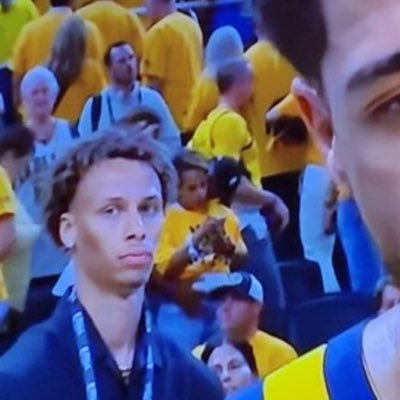 HAWKSPRESSO2's profile picture. SOCIALIST. HAWKS BASKETBALL. HE/HIM 🇯🇲