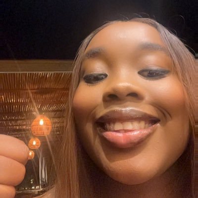 |living Testimony |NEVER GIVE UP |DONT LET SITUATIONS define you! |Smile is the perfect make up you can wear. Chinenye❤️