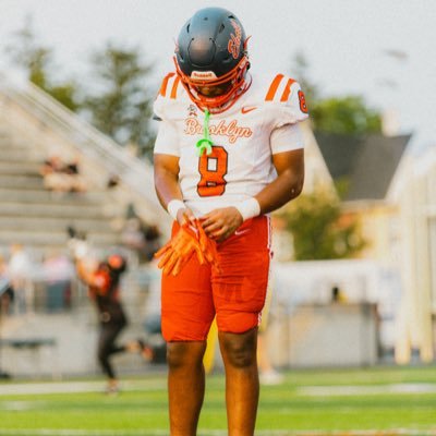 chase_sinclair_'s profile picture. Student Athlete | C/O ‘28 | Linebacker | 5’9 190lbs | 📍NY | @EhallFB | Instagram: _chase.sinclair | 📧chasesinclair100@gmail.com | 📞 516-497-3916