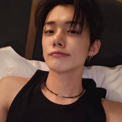 assistant editor || bts + txt + taylor 🪷 || 9/28-9/29, 5/18-5/19, 9/21-9/22