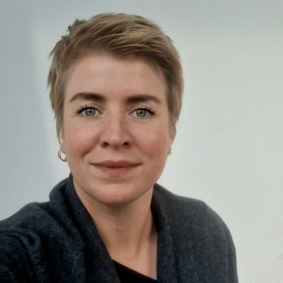 regie/theaterpädagogik, schreibt, vegan, linksgrün, feministin, chancengleichheit, kaffeesucht, bierliebe, pfadi, kochen, laufen, musik, satire, private meinung