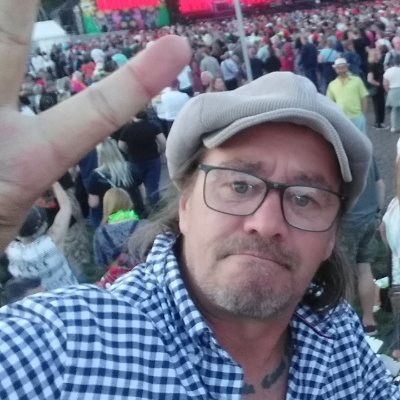 roburie111's profile picture. Ex tiler and stone fixer. Welsh, Single, Disabled Living life with FND = Functional Neurological Disorder.