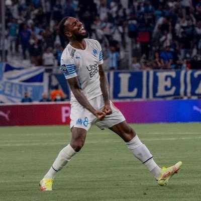 carre_croixx's profile picture. Le football, la picole et les grosses folles.