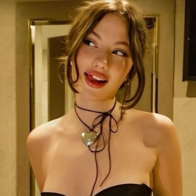 ladyviski's profile picture. 𝒎𝒆𝒓𝒎𝒂𝒊𝒅 𝒇𝒂𝒗