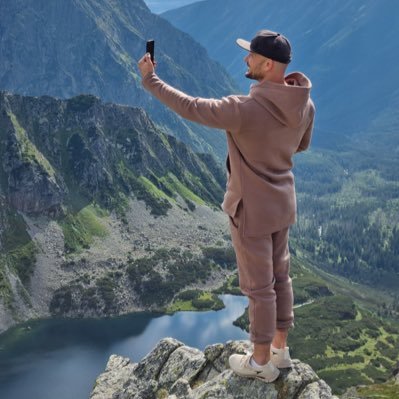 AleksanderNoil's profile picture. Carpe Diem. Plume Goon