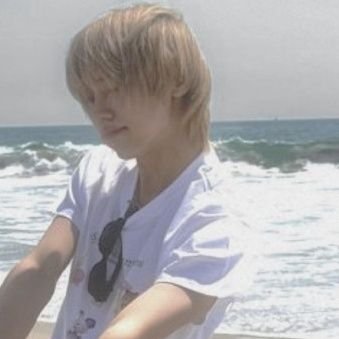0x22112e189e's profile picture. short, sweet n' gorgeous⠀;⠀whatever you may look they always find a way to tease.
