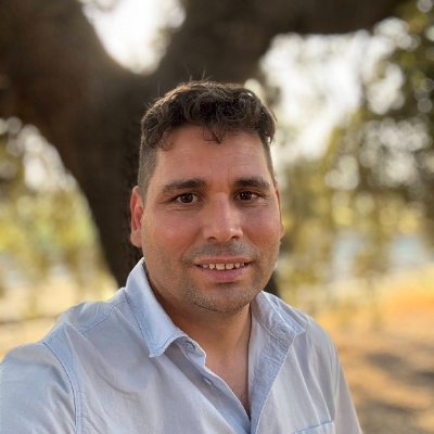Comprometido e ilusionado por un mejor Elx.🌹
De Cuevas del Campo (GR)
Politólogo. 🇪🇺
Mis hobbies: Viajar y lectura.