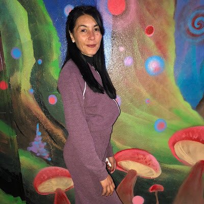 Veronic43550944's profile picture.