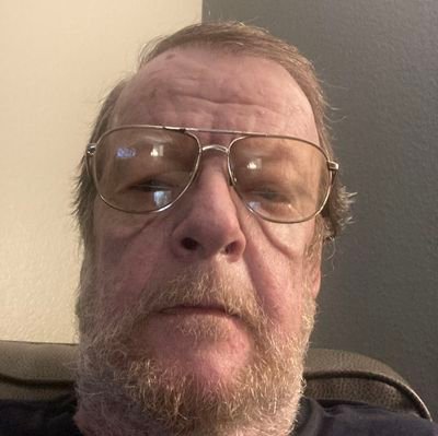 Robert221112's profile picture. anyone down for meet up, now follow me up I always want pussy ❤️