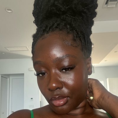 Essieahiaba's profile picture. ❤️
