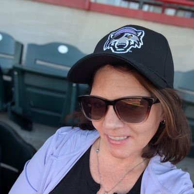 LeftyHazel's profile picture. Living without a Thyroid, it's not easy.  Going through each day one step at a time.