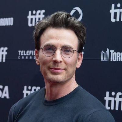 This is a Chris Evans fan page account