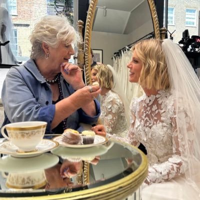 Virtual tea room (fan act) for @EmiliaFox , Prof David Wilson, Silent Witness and associated persons/charities. 🦊 Next poll/quiz Fri 12/9/25