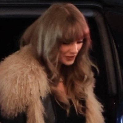 swirledintopoem's profile picture. and the skeletons in both our closets plotted hard to fuck this up