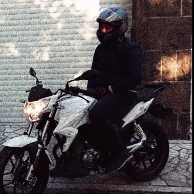 ca1r_s's profile picture. 