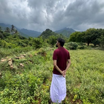 ஒரு முறை உன்னை சந்திப்பேனா? மலர் கண்ணுக்குள்ளே வசிப்பேனா? மழை துளி எங்கே என்று கடல் காட்டுமா?