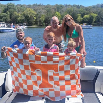AlysssaKimmons's profile picture. Christ follower, living in more grace than I deserve, wife , mother. Watching the world, praying for the world; enjoying God's gifts. Go Vols🍊🍊