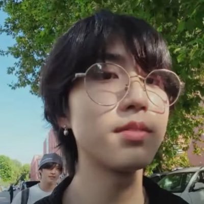eu e o han jisung escutando my chemical romance // #한지성 & #원우 collector