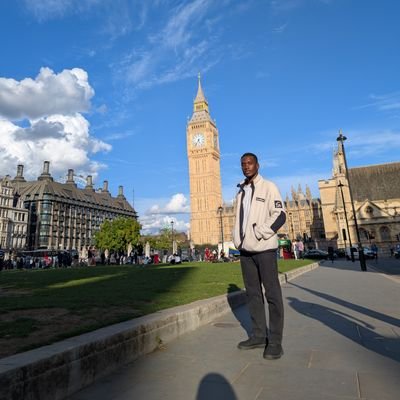 he_is_unique's profile picture. Software Engineer trying to figure out life.