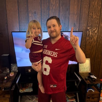 On the sidelines of journalism, enjoying the OU life, faith, family and friends. Sports, Weather, History and Racing girl. Boomer Sooner!