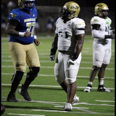 Redshirt Freshman 6’0 280 DT @DreamU_IndyFB NCAA ID#2401195184 4.0GPA #JUCOPRODUCT GODSPEED🙏🏽!