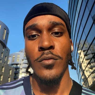 Banter Era Survivor | @Arsenal ‘Till I Die ❤️ | https://t.co/7RSErWG3Bn