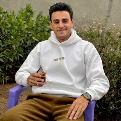 نحن كبار بقدر أحلامنا موجودون بقدر سعينا. 🌻طبيب GP .