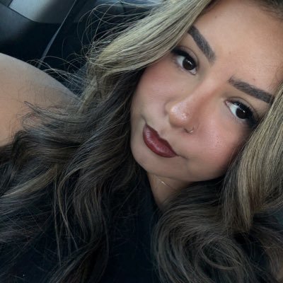 yaazzv's profile picture. 