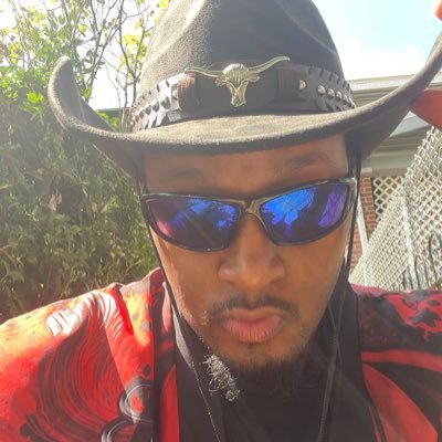Hey everyone My name is Messiah just like Tony stark I work mostly throughout the day & a total Sex Beast at night, so if you’re interested in meeting me hmu.