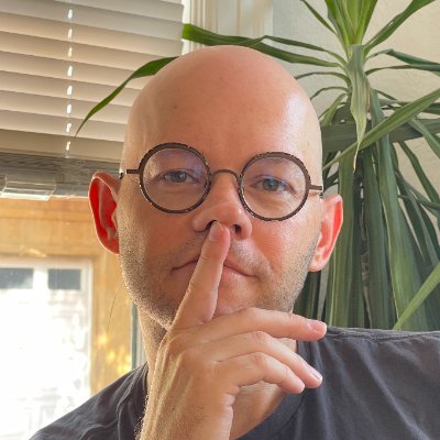 Creative producer. I work with artist founders as they bring their best work into the world @playintobeing. Prev co-founded https://t.co/adkx5Bd0Ls