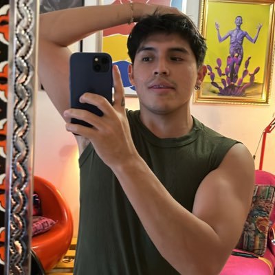 maricantoni0's profile picture. elle | degeneradx | a veces subo dibujos ✏️