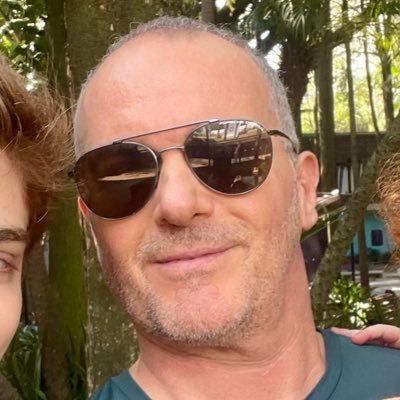 Simon_JB's profile picture. Mercado Imobiliário e macroeconomia. MBA em previsão do tempo. Especialista em croissant.