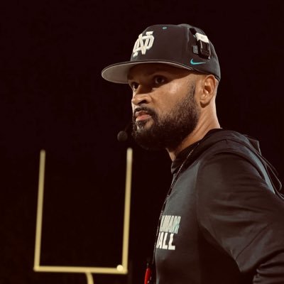 Head Football Coach @ North Oldham HS @nohsfball 🏈 / Father of 2 / Louisville Cardinals 🔴⚫ / Tennessee Titans ⚔