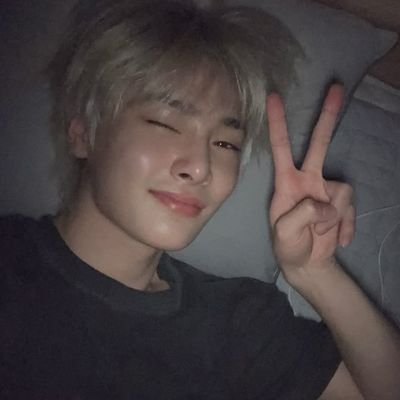 dumbminz's profile picture. (⁠ ⁠◜⁠‿⁠◝⁠ ⁠)⁠♡