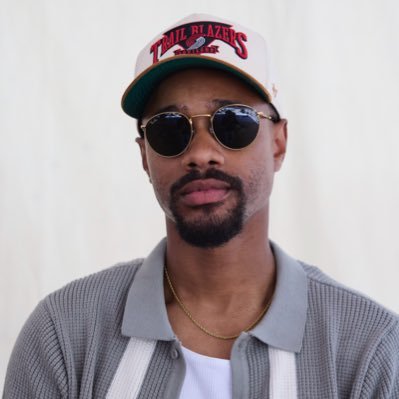 R&B storyteller with soul for days | Experienced pianist | Father, Musician, Creator | Turning life into melodies. #SingBoy