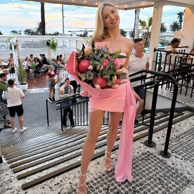 Business owners—come for the aesthetics, stay for the advice
Inspire you to become that kind of woman✨✍️
Love fitness, travel, food, red wine
🚫 Porn
