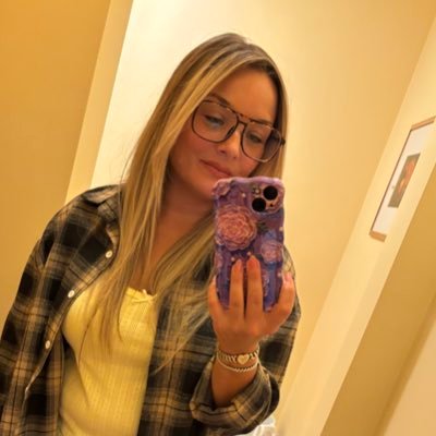 Amanda_Eve111's profile picture. ♌️♒️♌️Goddess energy with conservative values.