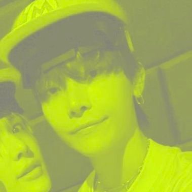 𝜗𝜚 ࣪˖ @TXT_members @andTEAM_members — 13 : 40 forever you are my star 🩷 • ° * 𝅄 ೃ
෫ੳ she/her, 24, enfp, lesbian, pt-br
෫ੳ collector acc: @jjunibabe