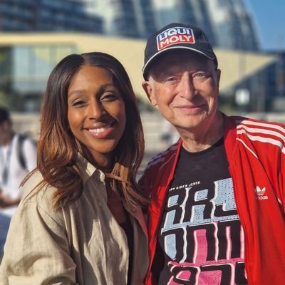 gaz200629's profile picture. Sci fi lover autograph dealer  collector  part time extra actor and lover of Elves ❤️ and the songwriter for Mystic Jade